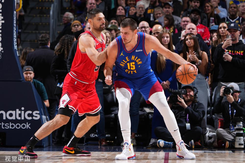 莱昂纳德 莱昂纳德